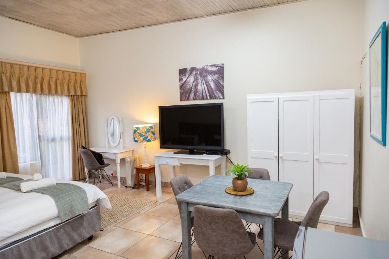 Glen Maine Guest House Pretoria-Noord エクステリア 写真