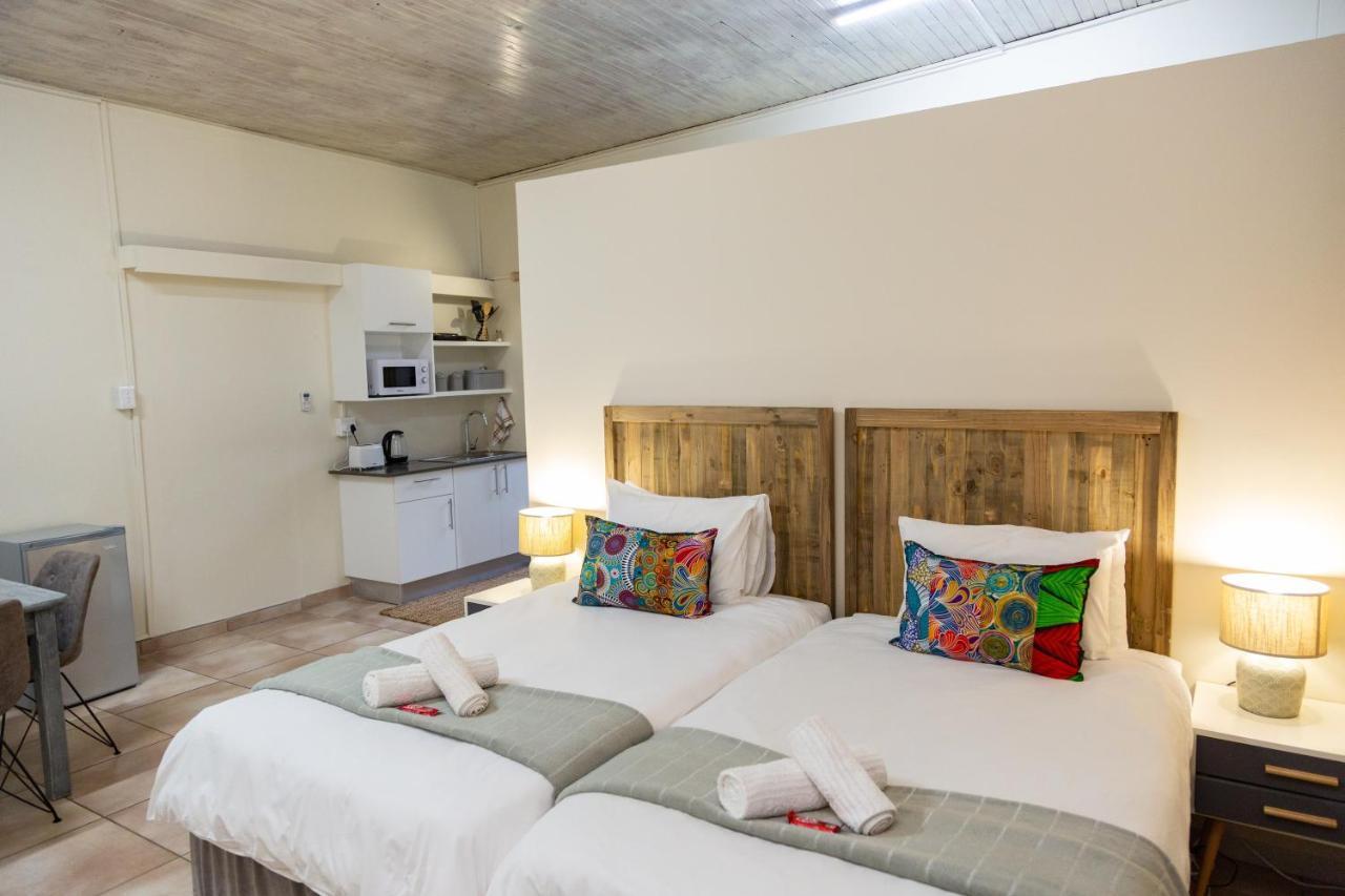 Glen Maine Guest House Pretoria-Noord エクステリア 写真