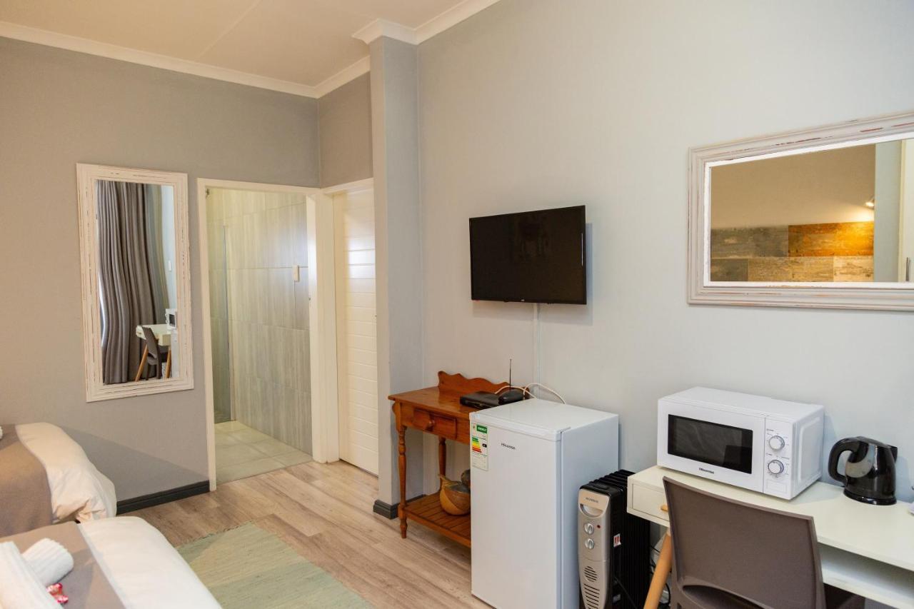 Glen Maine Guest House Pretoria-Noord エクステリア 写真