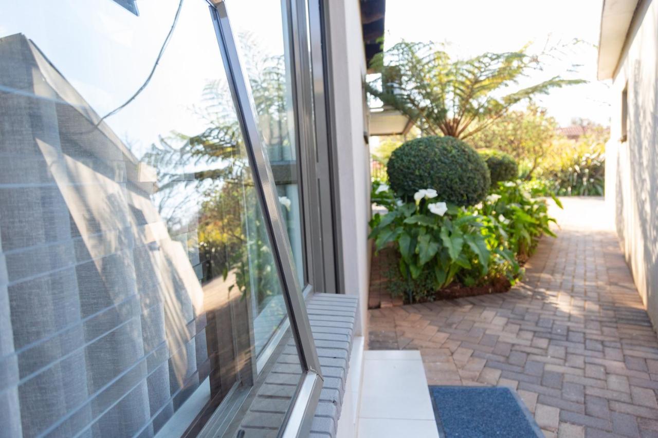 Glen Maine Guest House Pretoria-Noord エクステリア 写真