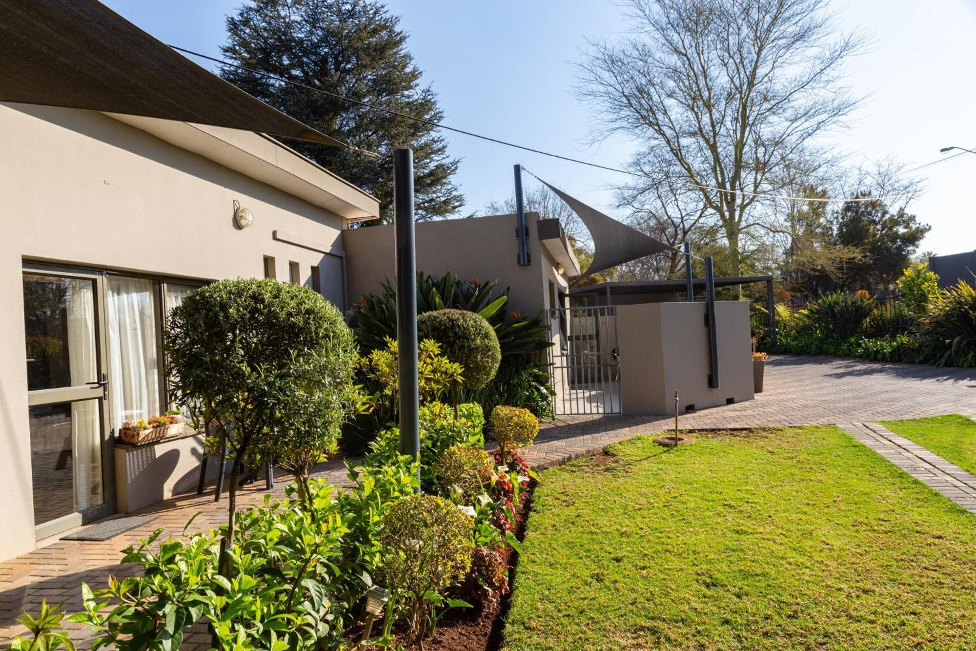 Glen Maine Guest House Pretoria-Noord エクステリア 写真